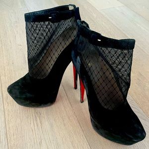 Christian Louboutin shoes size 40.5